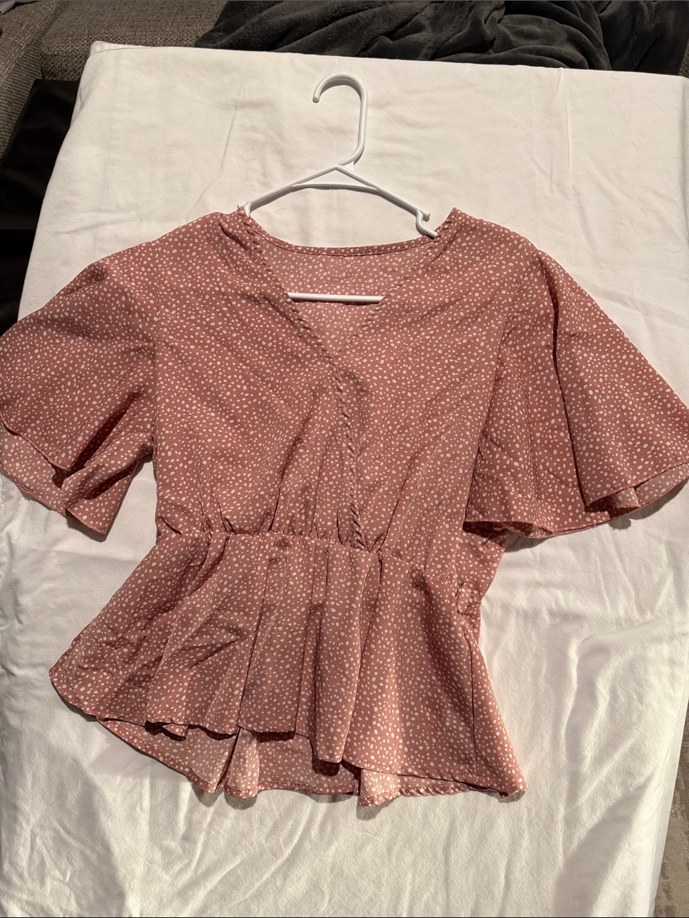 SHEIN Dusty Rose Polka-Dot Peplum Top